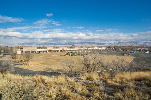 Hillcrest Shopping Center: 5100-5350 Overland Road, Boise, ID 83705